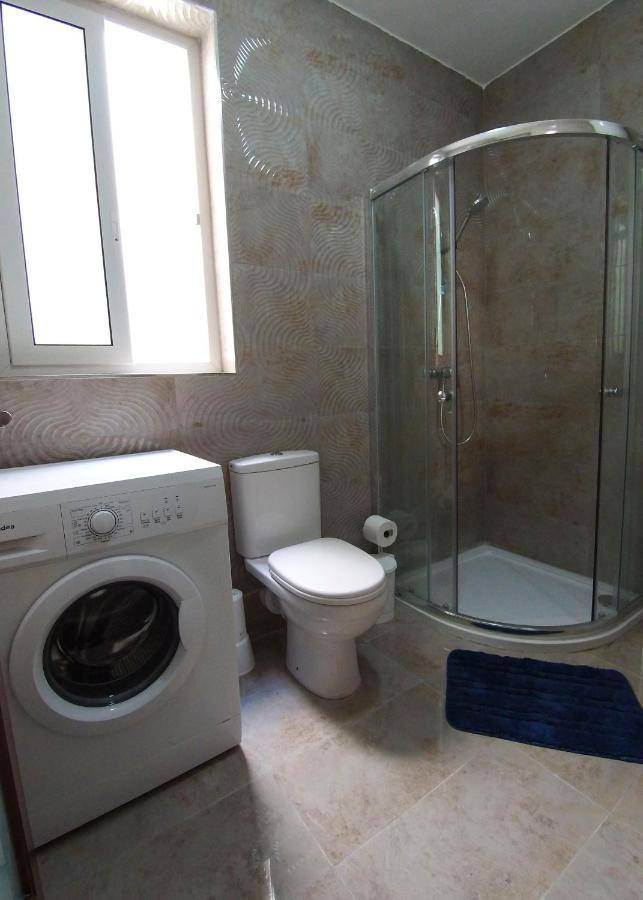 F10 Room 3, Private Room Two Single Beds Shared Bathroom In Shared Flat Msida Exterior foto