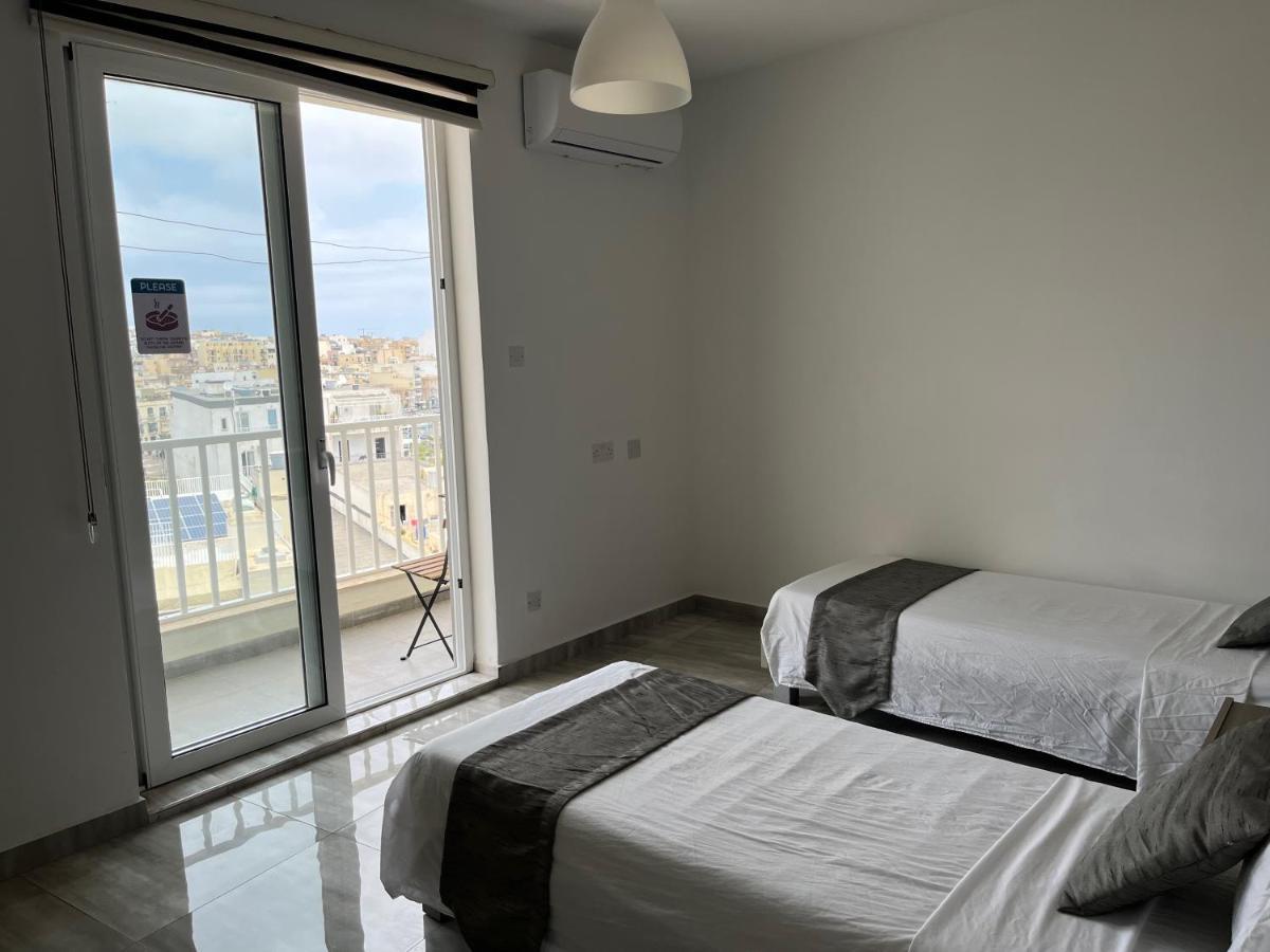 F10 Room 3, Private Room Two Single Beds Shared Bathroom In Shared Flat Msida Exterior foto